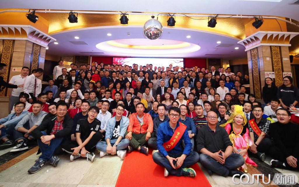 学校深圳校友会举行2019年度“助航”助学金颁发仪式暨2020迎新年晚会