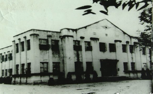 校本部50年代的老图书馆一角