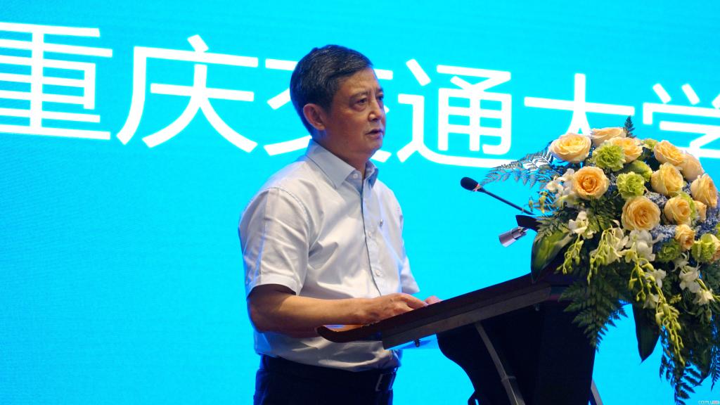 校党委书记李天安率队出席学校浙江校友会换届大会